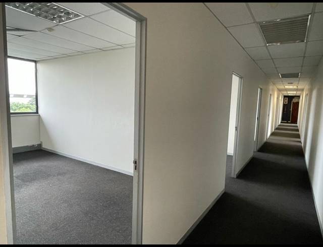 BUSINESS PROPERTY TO RENT IN LOUWLARDIA